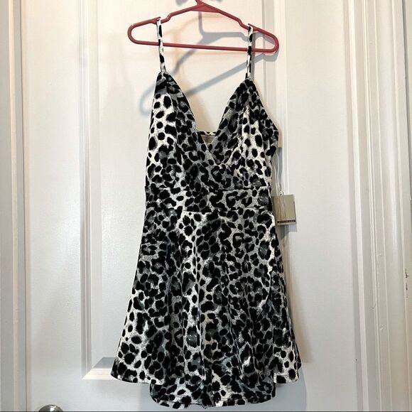NWT Active USA Size Small Black and White Leopard Romper Spaghetti straps - Picture 1 of 11